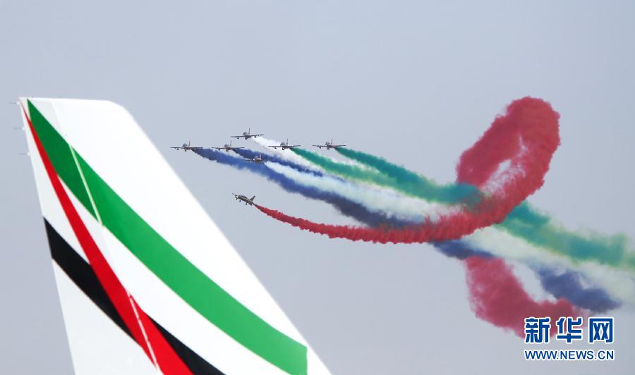 العرض الجوي الرائع  فى معرض أبوظبي الدولي لطائرات رجال الأعمال عام 2014  (3)