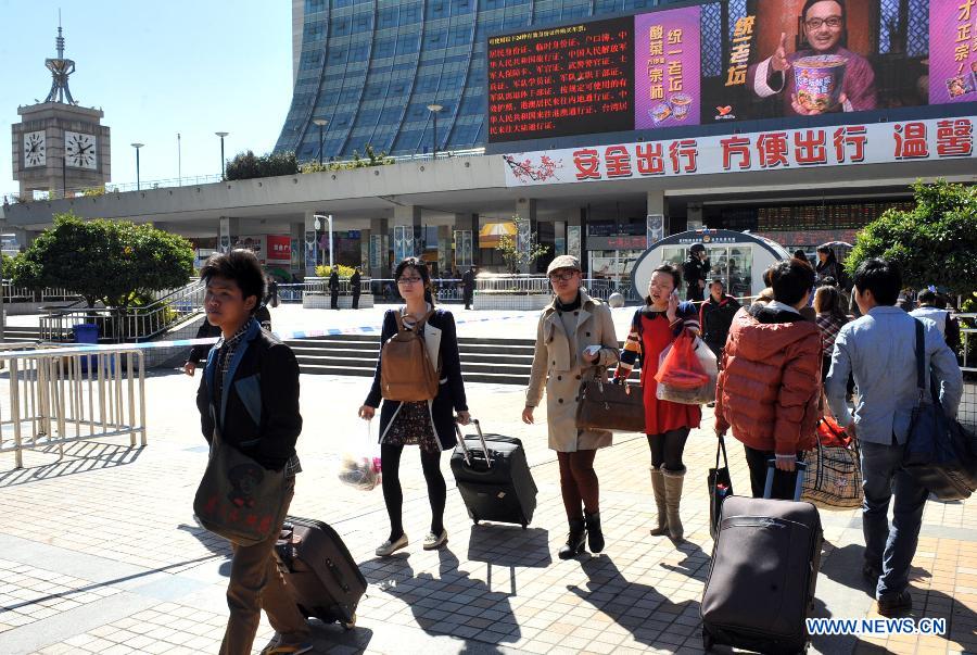 استعادة النظام في محطة قطارات كونمينغ الصينية بعد هجوم إرهابي (9)
