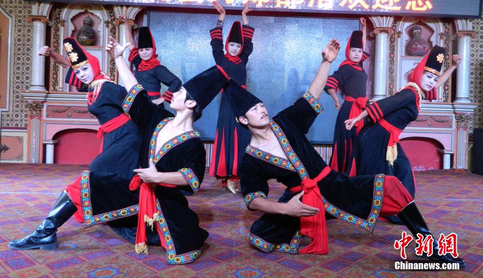 العادات والتقاليد العرقية الأصلية لقبيلة دولان بشينجيانغ 