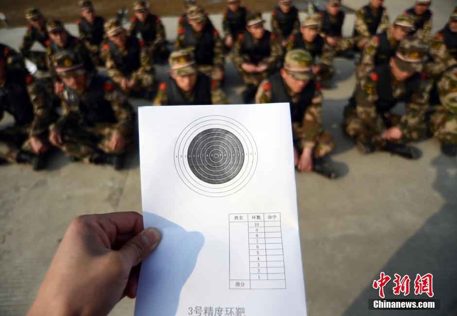بالصور: الحياة التدريبية  للقناصين الشرطة المسلحة الصينية  (9)