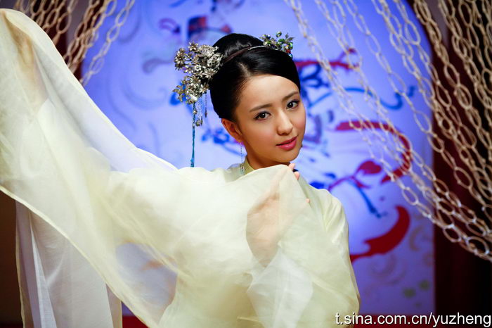 " صور فاتنة للممثلات الصينيات بالملابس الصينية القديمة  (7)