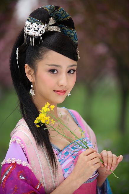 " صور فاتنة للممثلات الصينيات بالملابس الصينية القديمة  (3)