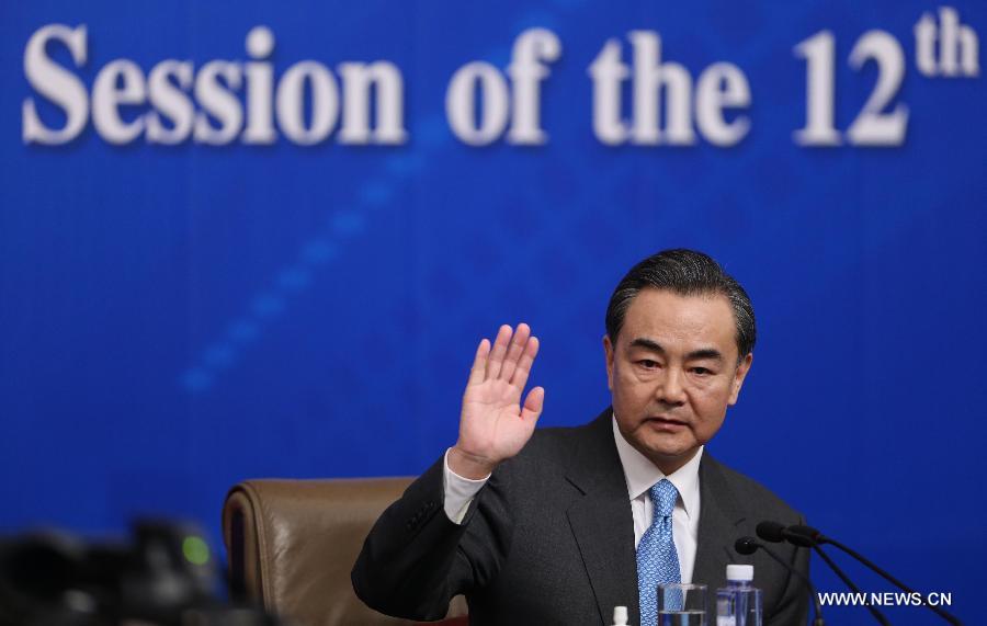 (الدورتان)وزير الخارجية الصيني: الدبلوماسية الصينية في عام 2013 تظهر روح المبادرة الابتكار