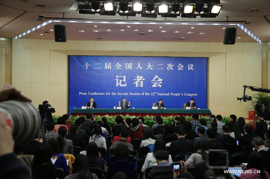 وزير الخارجية الصيني: الدبلوماسية الصينية في عام 2013 تظهر روح المبادرة الابتكار (12)