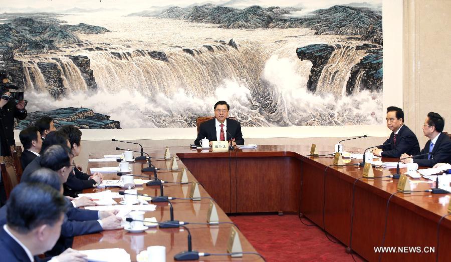 إجراء أول اجتماع لرؤساء الدورة البرلمانية السنوية في الصين (2)