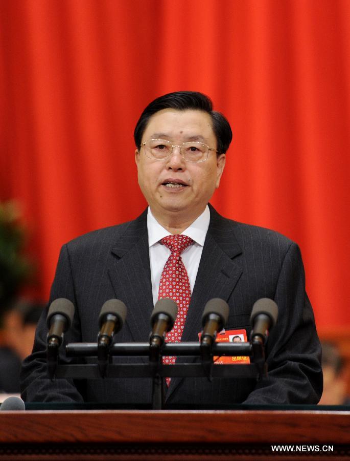 كبير المشرعين الصينيين يقدم تقرير عمل اللجنة الدائمة للمجلس الوطني لنواب الشعب الصيني