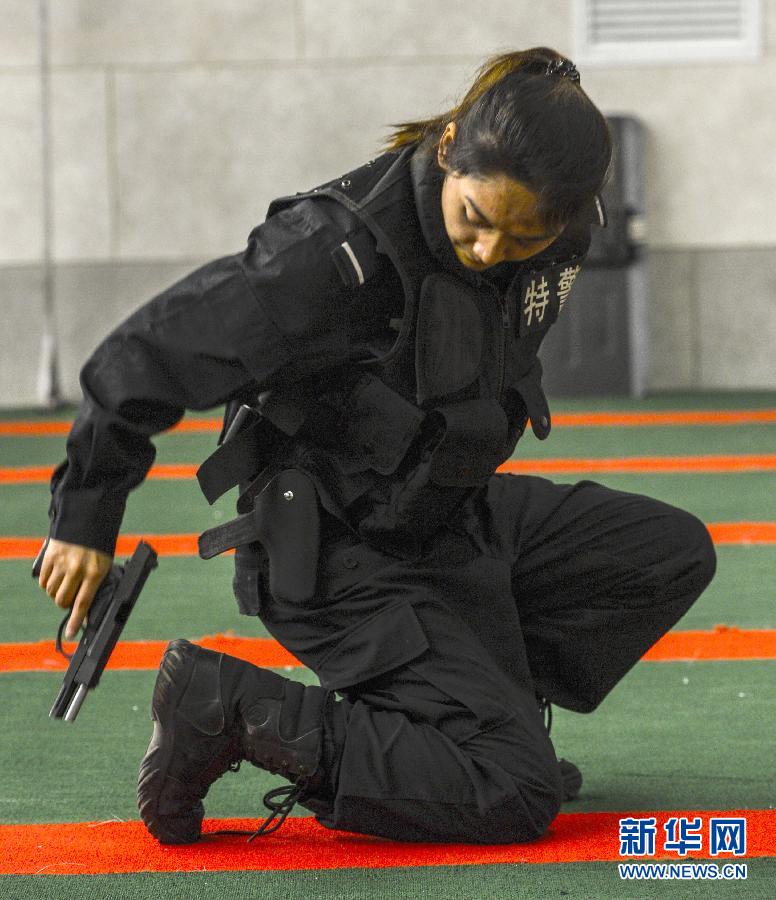 ديلبر: زهرة في الوحدات الخاصة لشرطة شينجيانغ (2)