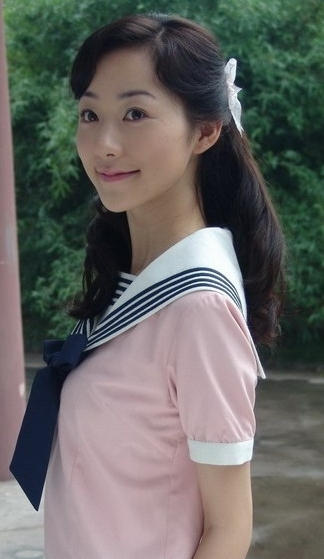 الممثلات الصينيات والكوريات بأزياء مدرسية، من الأجمل؟  (13)