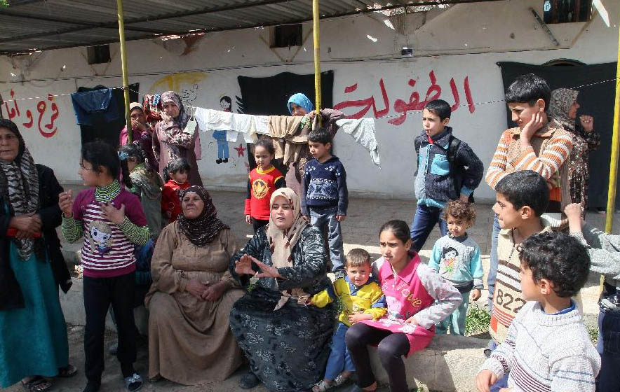 دخول مخيم ديفيل للاجئين السوريين بضاحية دمشق 