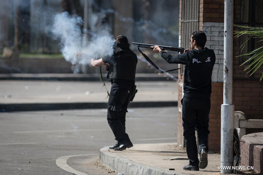 قتيل وثمانية مصابين فى اشتباكات بين طلاب الإخوان والشرطة بالقاهرة (2)