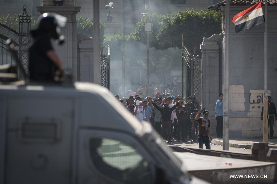 قتيل وثمانية مصابين فى اشتباكات بين طلاب الإخوان والشرطة بالقاهرة