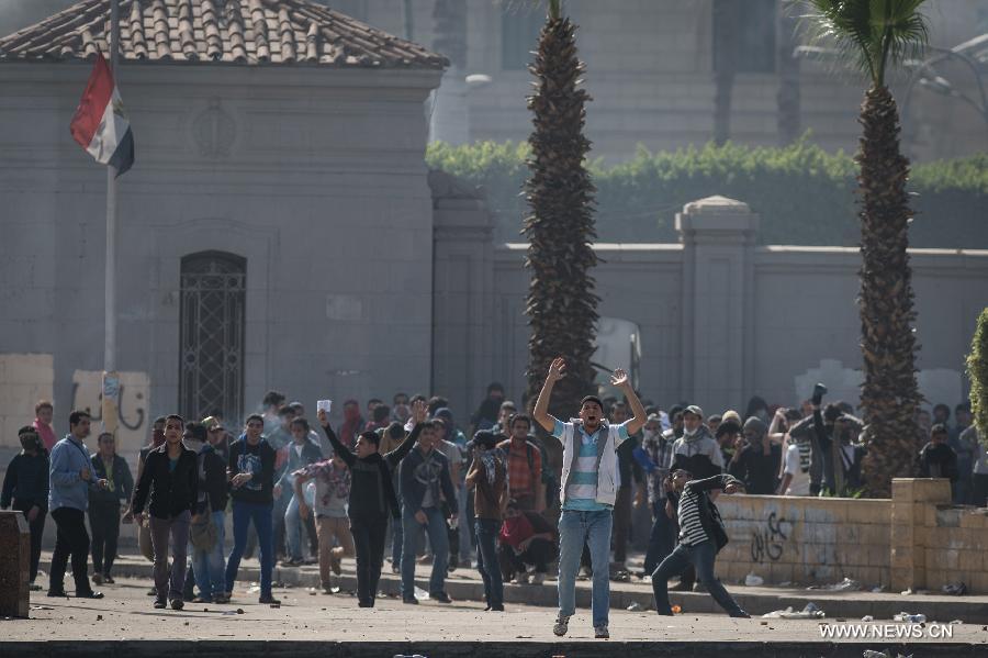 قتيل وثمانية مصابين فى اشتباكات بين طلاب الإخوان والشرطة بالقاهرة (3)