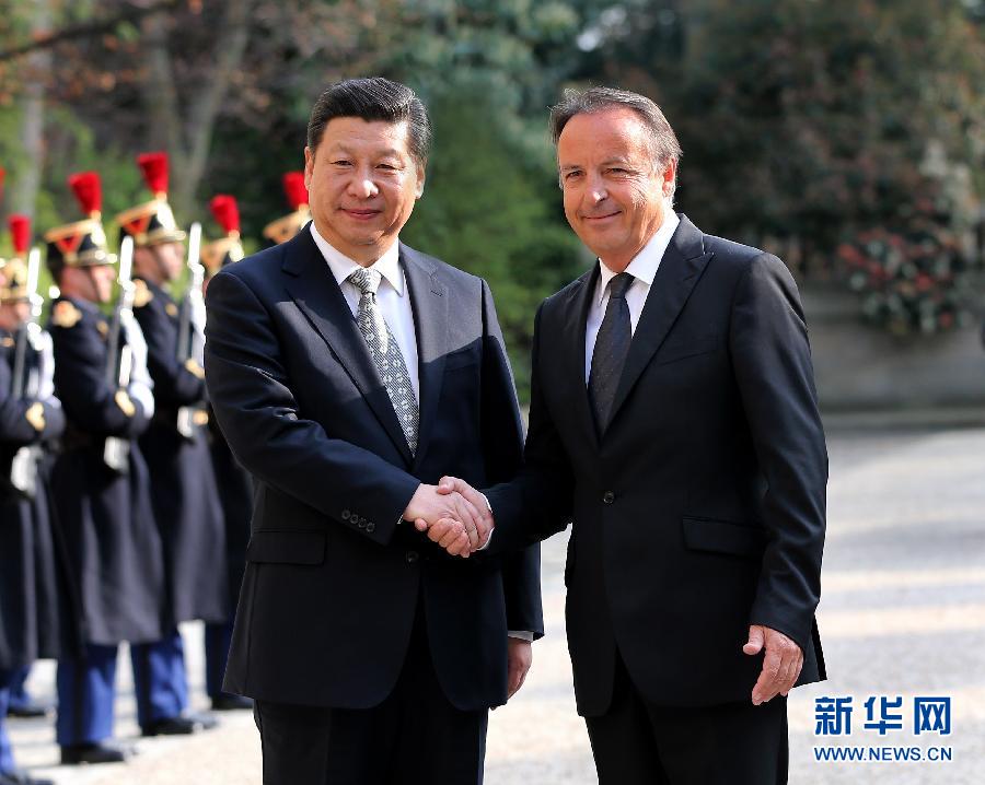 الرئيس الصيني يجتمع مع رئيس مجلس الشيوخ الفرنسي