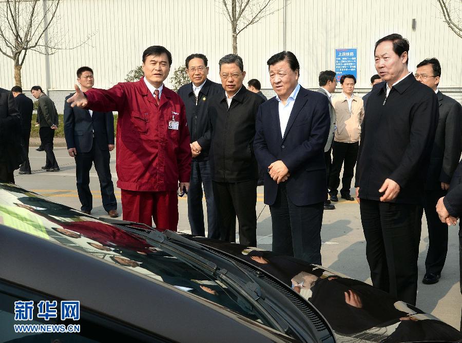زعيم صينى كبير يؤكد على تنفيذ حملة "خط الجماهير" (5)