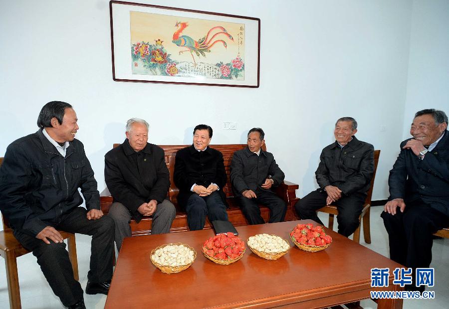 زعيم صينى كبير يؤكد على تنفيذ حملة "خط الجماهير"