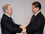 الرئيس الصيني يتعهد بالتعاون مع قازاقستان بشأن الأمن والتنمية فى آسيا 