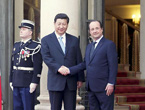 الصين وفرنسا تتفقان على إقامة آلية تبادلات شعبية رفيعة المستوى