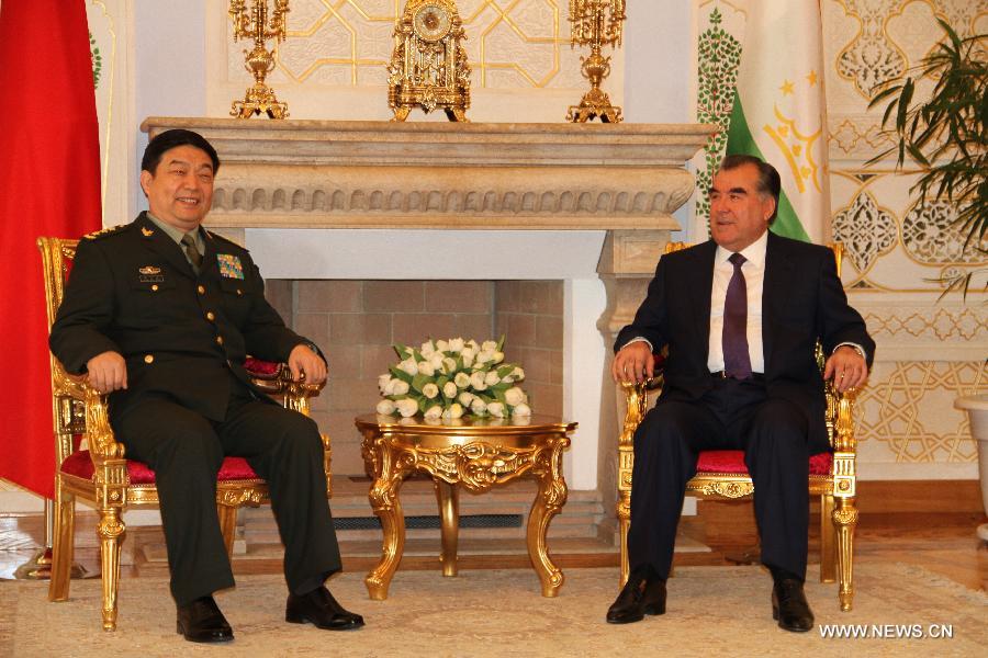 الرئيس الطاجيكى يجتمع مع وزير الدفاع الصينى لبحث العلاقات الثنائية 