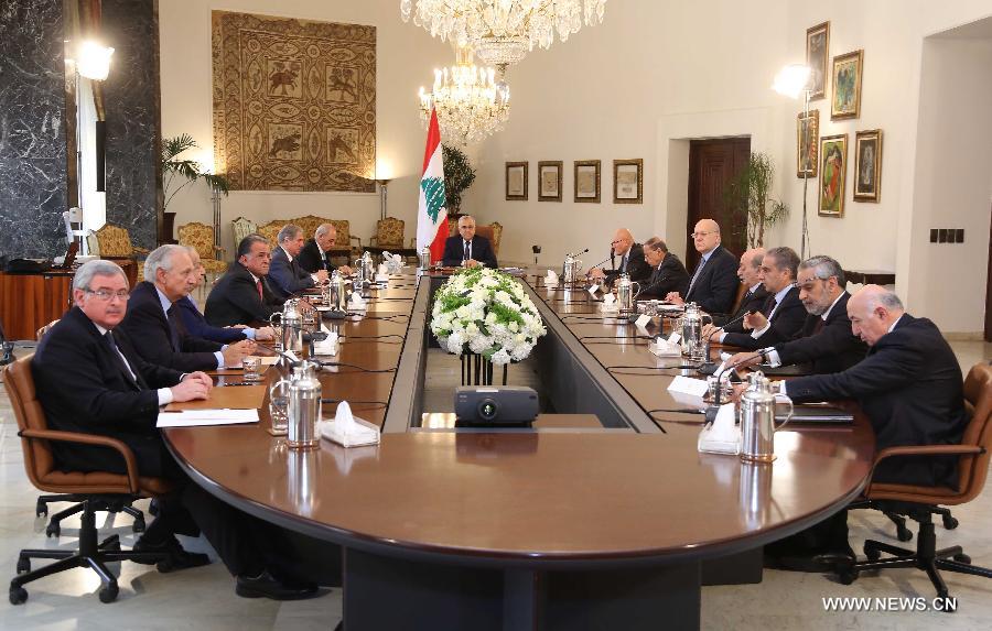 هيئة الحوار اللبنانية تدعو للتوافق على استراتيجية دفاعية بوجه تهديدات اسرائيل ومخاطر الإرهاب