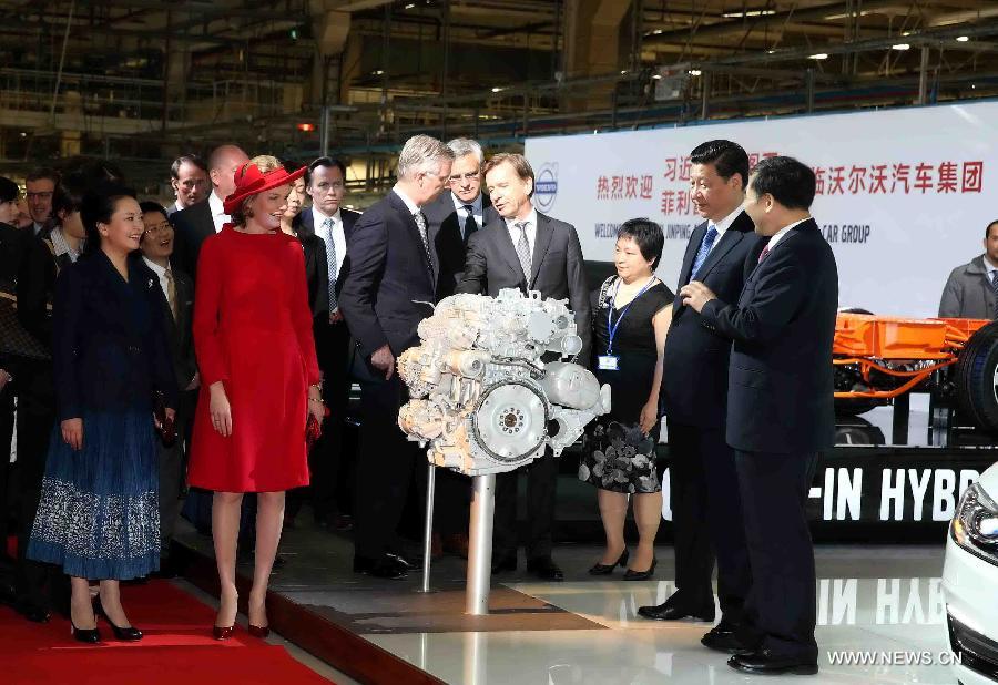 الرئيس الصيني يزور مصنع لسيارات فولفو في بلجيكا  (2)