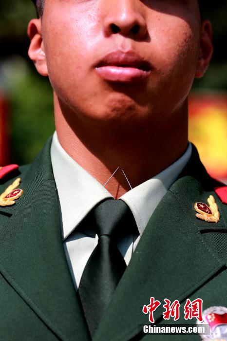 لقطة حقيقية للتدريب القاسي لجنود الانضباط الصينيين  (2)