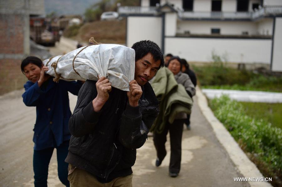 ارتفاع عدد المصابين في الزلزال الذي ضرب جنوب غربي الصين الى 26  (6)