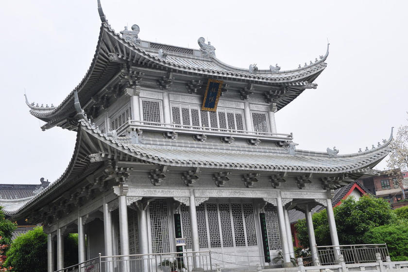 "العمارة الفضية الأولى" فى الصين تبنى من 2500 كجم من الفضة
