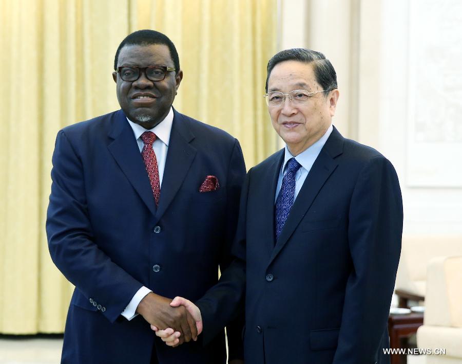 كبير المستشارين السياسيين الصينيين يلتقي برئيس وزراء ناميبيا 