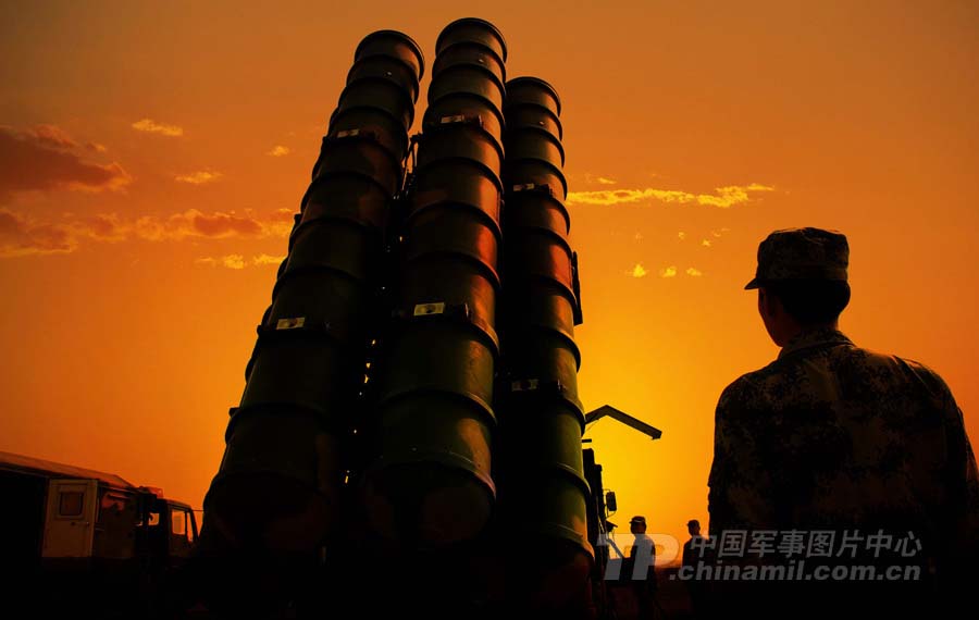 الصين تكشف نقاب عن صواريخ الدفاع الجوي بعيد المدى HQ-9  (12)