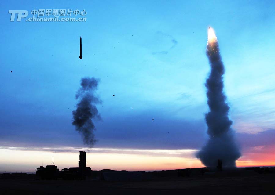 الصين تكشف نقاب عن صواريخ الدفاع الجوي بعيد المدى HQ-9  (14)