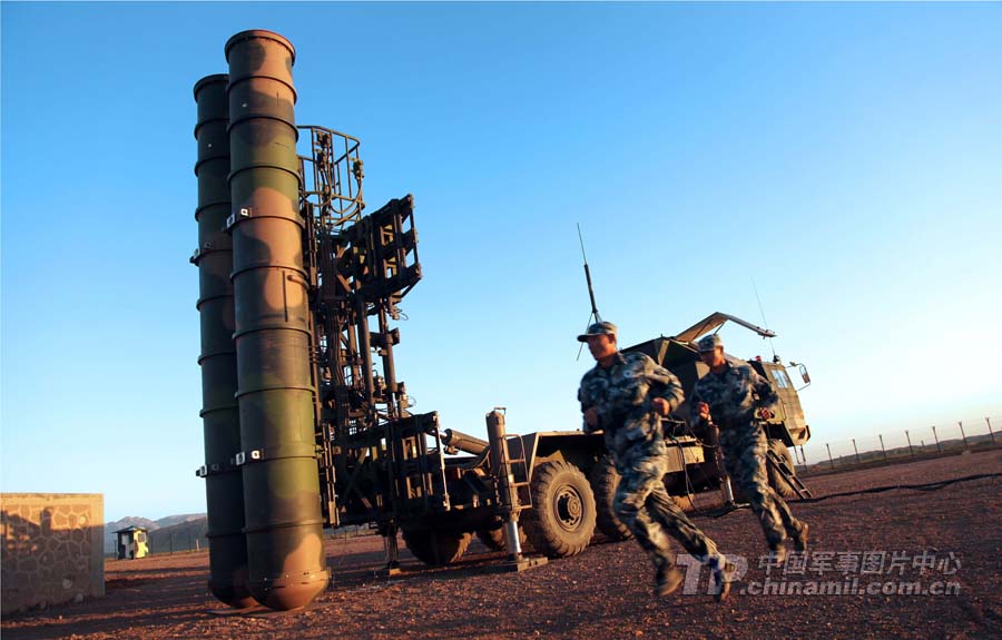 الصين تكشف نقاب عن صواريخ الدفاع الجوي بعيد المدى HQ-9  (15)