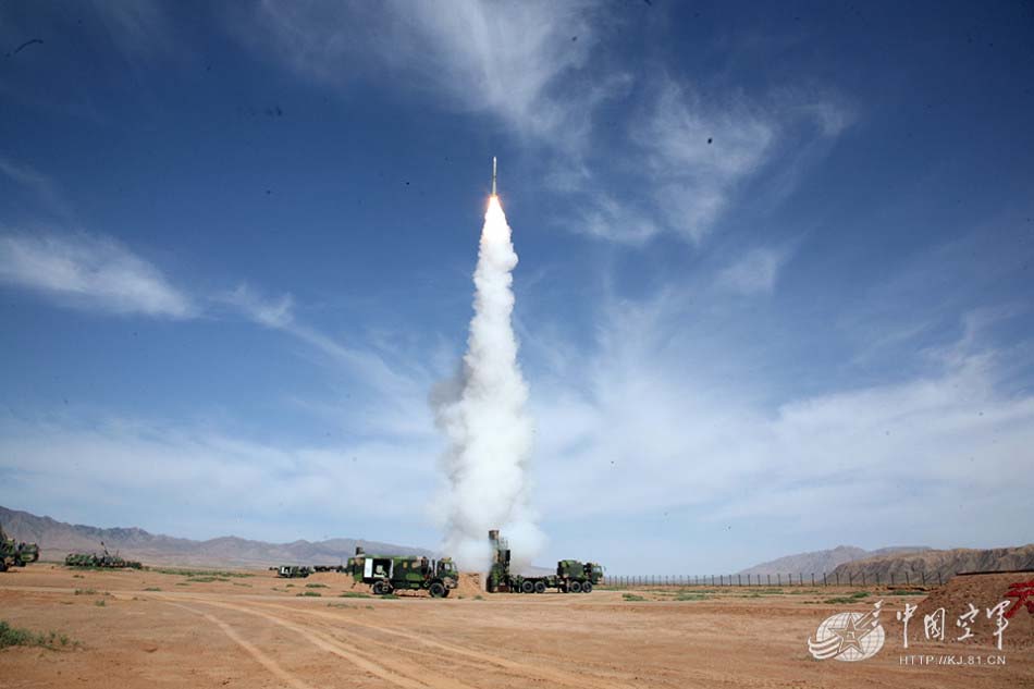 الصين تكشف نقاب عن صواريخ الدفاع الجوي بعيد المدى HQ-9  (9)