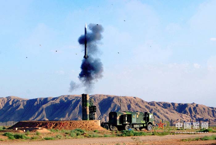 الصين تكشف نقاب عن صواريخ الدفاع الجوي بعيد المدى HQ-9  (5)