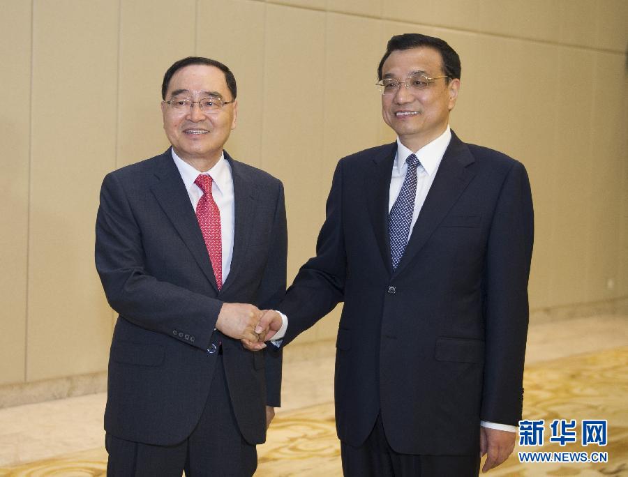 رئيس مجلس الدولة الصيني يدعو الصين وجمهورية كوريا لتسريع مفاوضات اتفاقية التجارة الحرة 