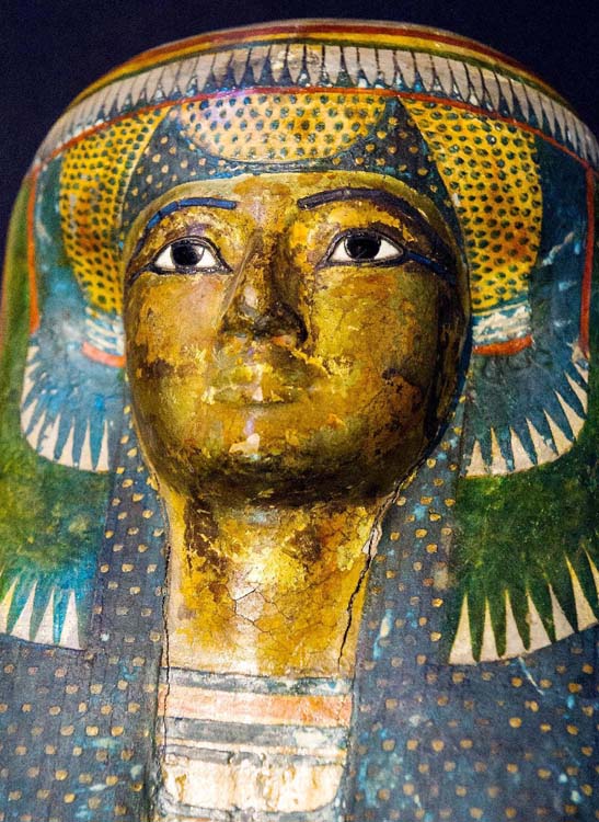 مومياء لكاهنة مصرية تعرض في المتحف البريطاني (2)