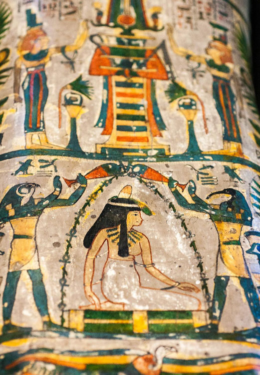 مومياء لكاهنة مصرية تعرض في المتحف البريطاني (3)
