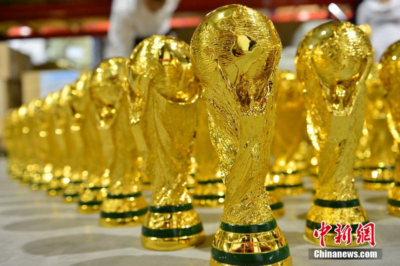 جمارك ييوو تصادر 1020 "كأس العالم" المقلد من السلع المصدرة إلى ليبيا  (3)