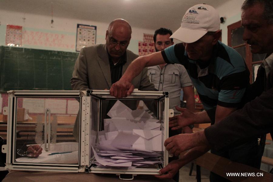 نسبة المشاركة في الإنتخابات الرئاسية الجزائرية بلغت 51.70 % (3)