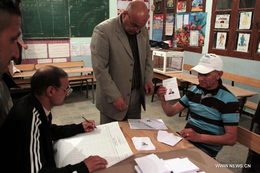 نسبة المشاركة في الإنتخابات الرئاسية الجزائرية بلغت 51.70 % (6)