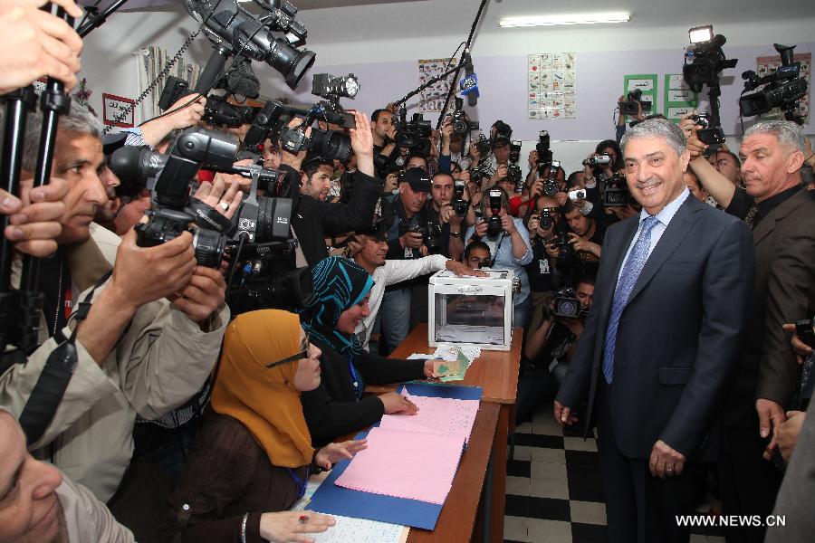 نسبة المشاركة في الإنتخابات الرئاسية الجزائرية بلغت 51.70 % (5)