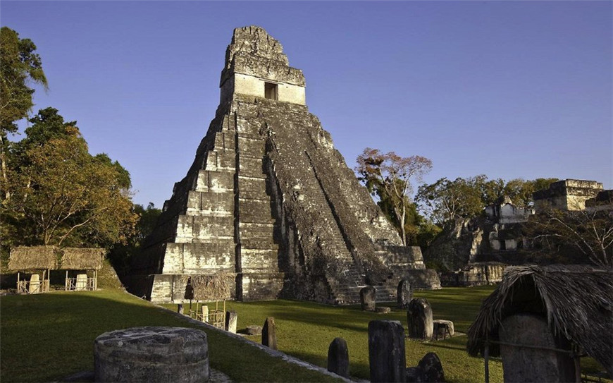 3، مدينة تيكال فى غواتيمالا، كانت عاصمة ممكلة المايا، وأكبر مدينة مفقودة في حضارة المايا