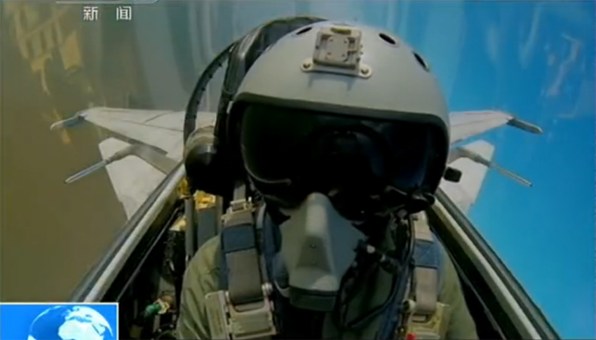 الكشف عن فيديو تدريبات المقاتلة جيان 15 على متن حاملة طائرات لياونينغ لأمر مرة  (33)