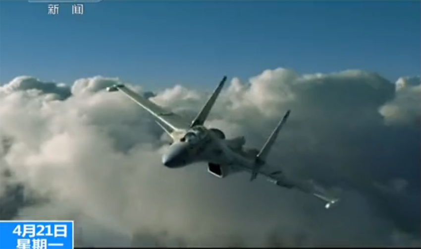 الكشف عن فيديو تدريبات المقاتلة جيان 15 على متن حاملة طائرات لياونينغ لأمر مرة  (13)