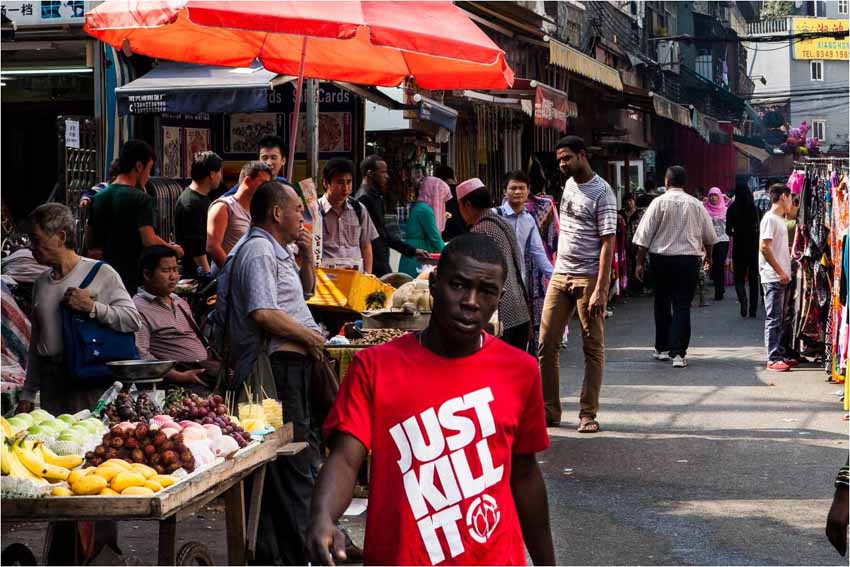 قصة بالصور: "شارع الأفارقة" في قوانغتشو الصينية  (9)