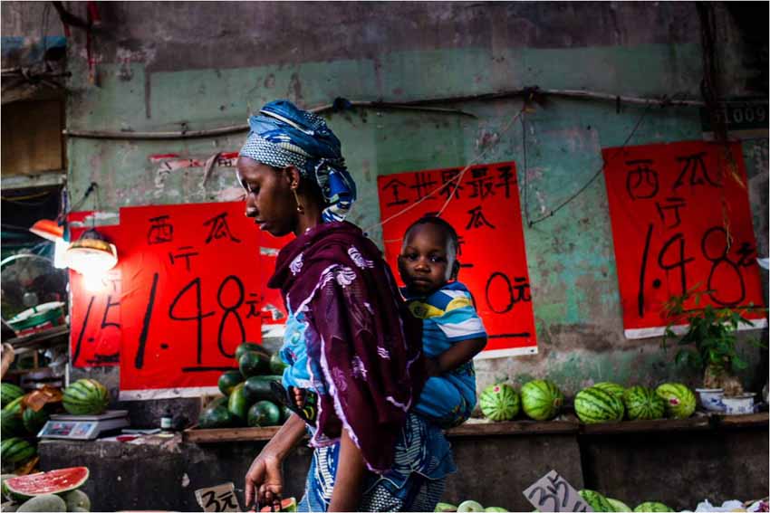 قصة بالصور: "شارع الأفارقة" في قوانغتشو الصينية  (6)