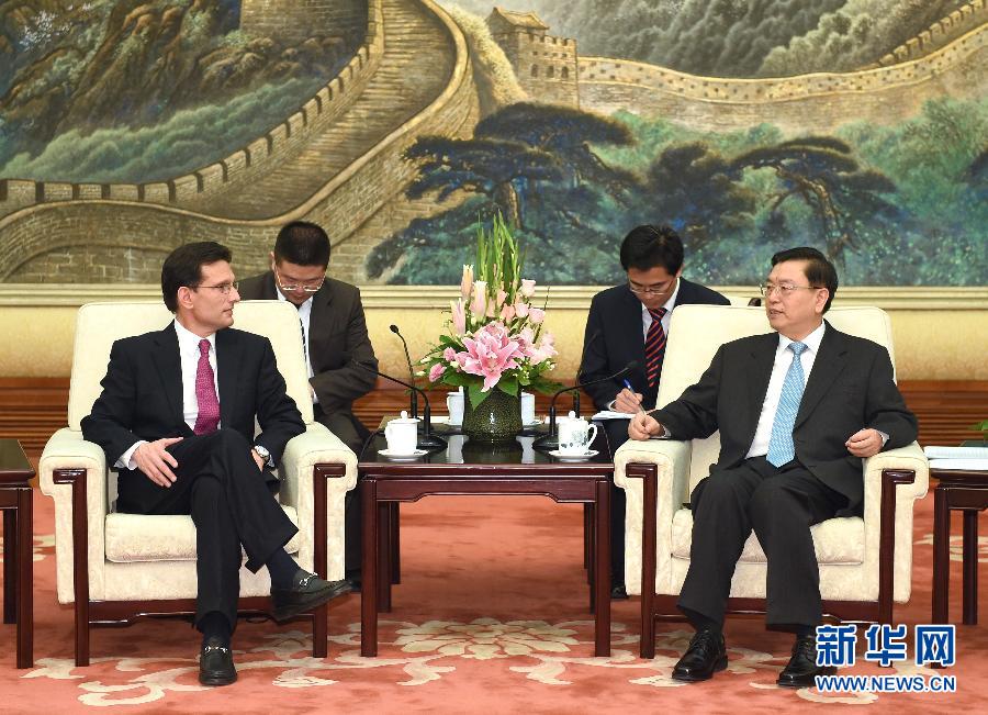 كبير المشرعين الصينيين يلتقي مع زعيم الأغلبية بمجلس النواب الأمريكي (2)