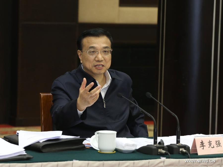 رئيس مجلس الدولة الصيني يحث على إقامة الحزام الاقتصادي لنهر يانغتسي  (2)