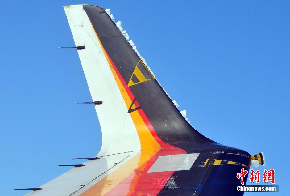 أول طائرة ركاب نفاثة مدنية للصين تقوم برحلة عالمية بنجاح (3)