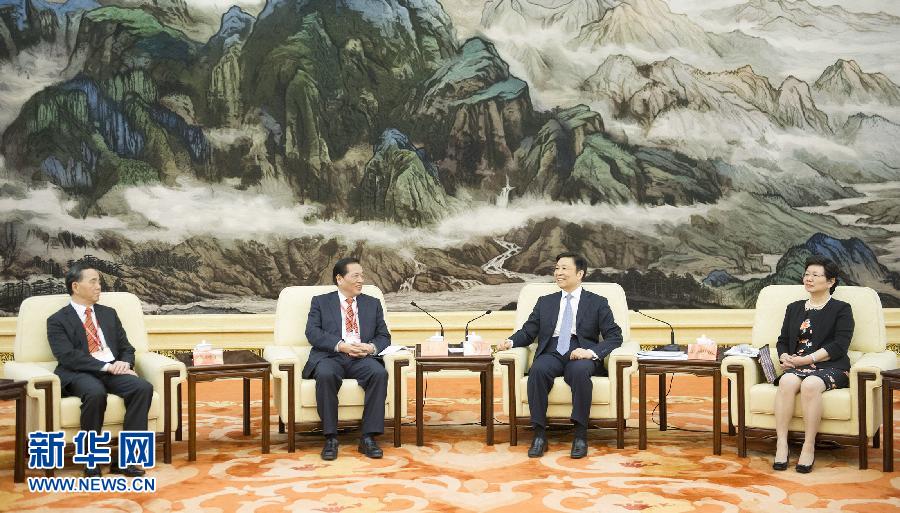 نائب الرئيس الصيني يحث على بذل جهود ملموسة لتنمية هونج كونج  (2)