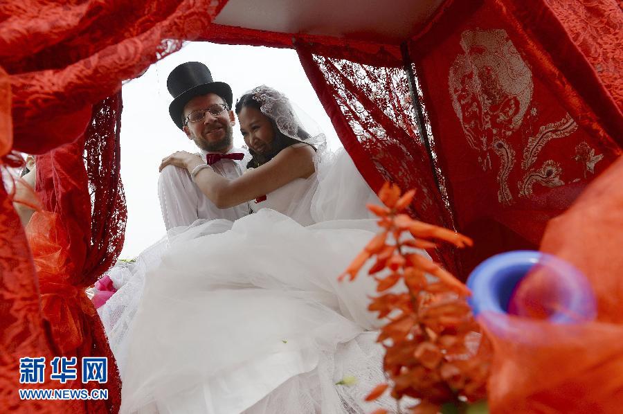 شاب سويسري يقيم حفلة زفاف منخفضة الكربون فى مدينة تانغشان   